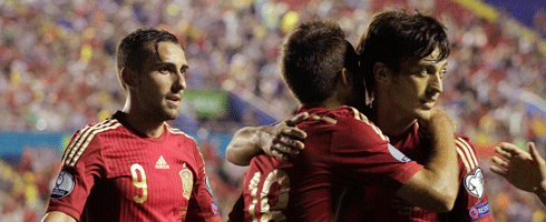 silva-celebrates-macedonia4