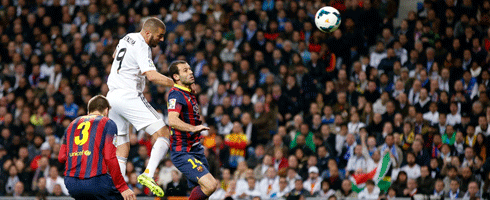 benzema-scores-barca490ai