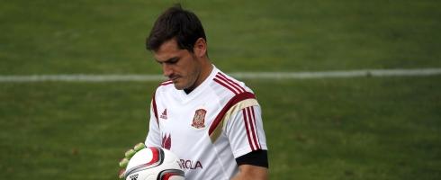 casillas-down-ball490ai