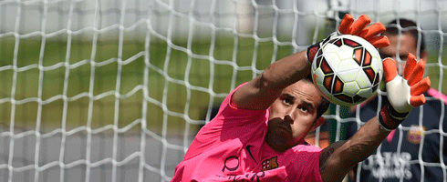 claudio-bravo-save-ball490a