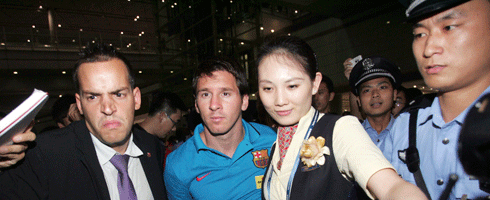 messi-china-airport490ai
