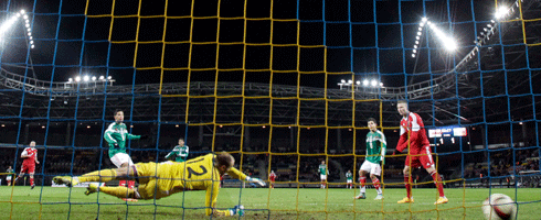 raul-jimenez-goal-mexico-be