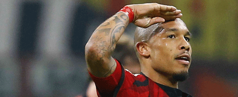 de-jong-milan-salutes490ai