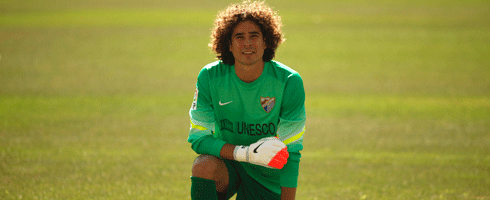 ochoa-kneeling490ai