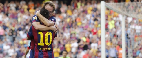 rakitic-messi-hug490ai