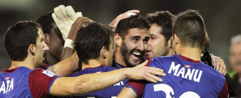 eibar-group-celebrate490epa