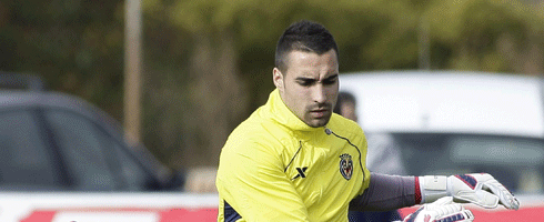 asenjo-sergio-close490epa