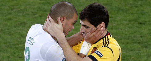 pepe-casillas-embrace490epa