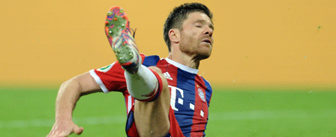 alonso-xabi-foot-up490epa