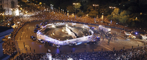 real-madrid-fans-cibeles490