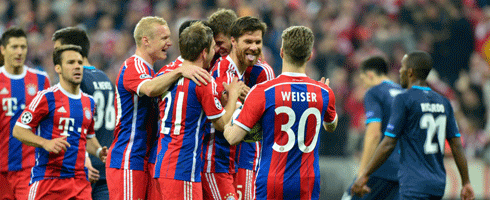 xabi-alonso-celebrates-team