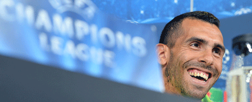tevez-smiles-press490epa