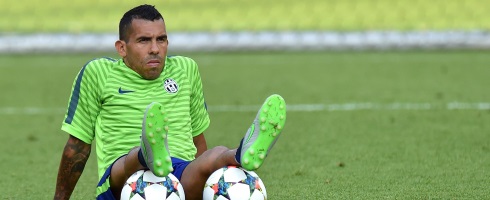 tevez-sit-training490epa