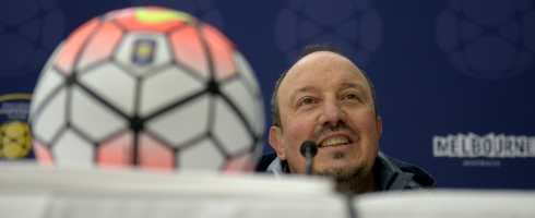 benitez-presser-melbourne-distant490epa