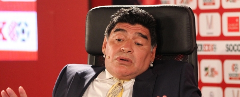 maradona-tie490epa