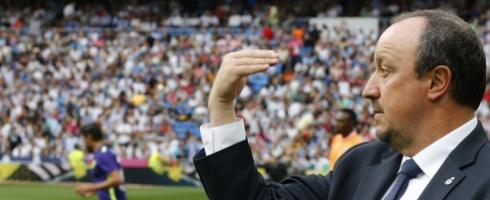 benitez-gesture-malaga490epa