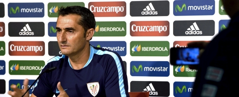 valverde-presser-gesturing490epa