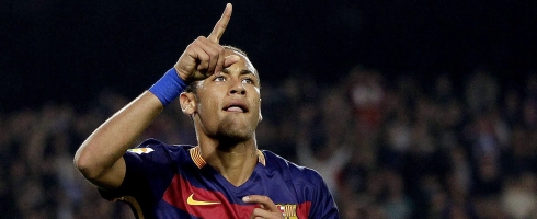 neymar-celebrating-finger490epa