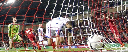 spain-goal-net490epa