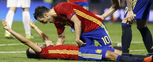 mario-celebrating-spain490epa