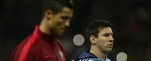 ronaldo-blur-messi490epa