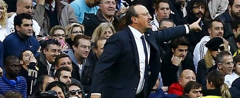 benitez-pointing490epa