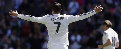 ronaldo-celebrating-granada490epa