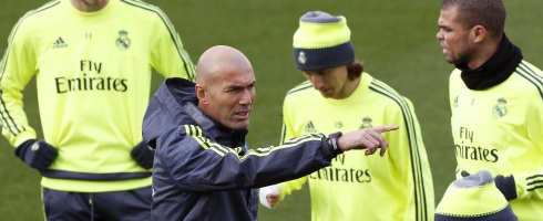zidane-point-modric490epa