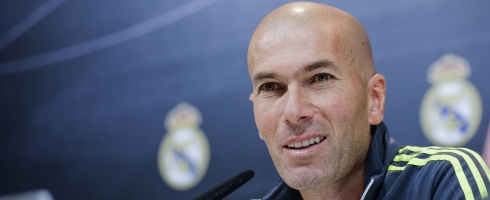 zidane-presser-smiling490epa