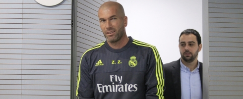 zidane-presser-walking490epa