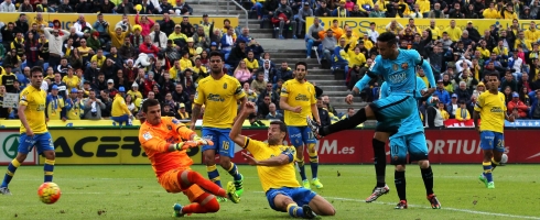 neymar-scoring-laspalmas490epa