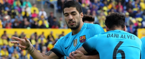 suarez-alves-celebrating490epa