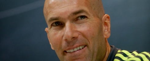 zidane-smiling-presser490epa
