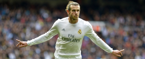 bale-celebrating-comeback490epa