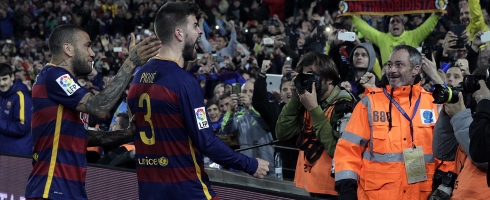 alves-pique-clasico490epa