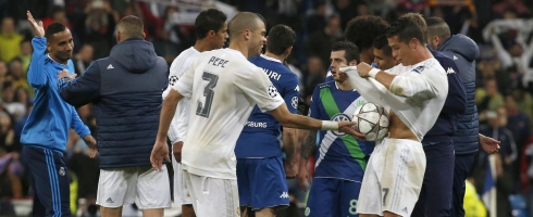 pepe-ronaldo-wolfsburg490epa
