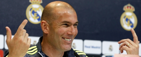 zidane-smiling-presser490epa