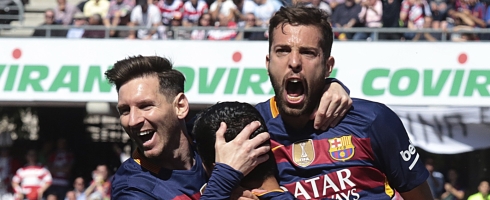barca-celebrating-granada490epa