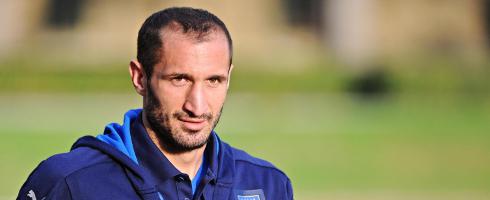 Chiellini-close490epa_8