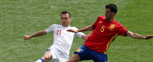 busquets-lafata-spain-czech
