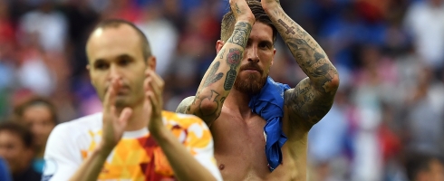 iniesta-ramos-italy490epa