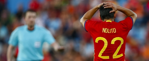 nolito-head-in-hands490epa