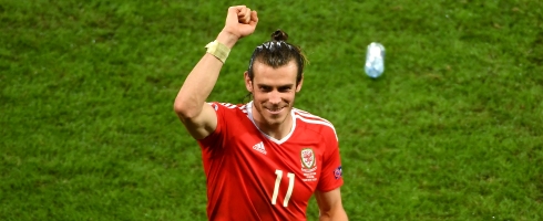 bale-cheering-belgium490epa