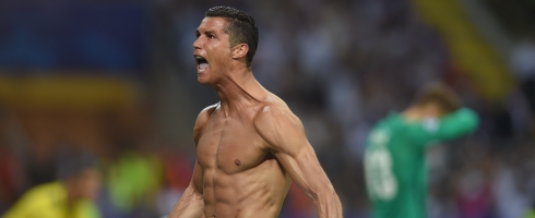 ronaldo-celebrate-final490epa