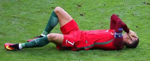 ronaldo-down-portugal120716epa