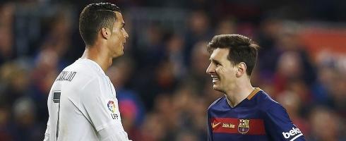 ronaldo-messi-standing490epa (1)
