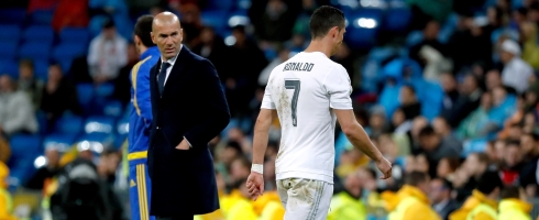 zidane-ronaldo-injury490epa