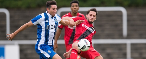 calhanoglu-porto230816epa