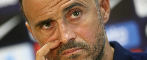 enrique-eyebrow-epa280816