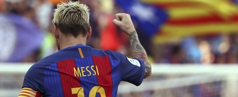 messi-back230816epa